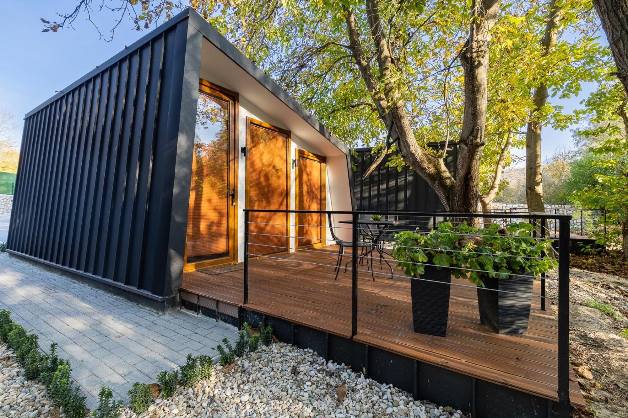 Blisku Do Gradot - Riverfront Luxury Cabins Skopje Eksteriør billede