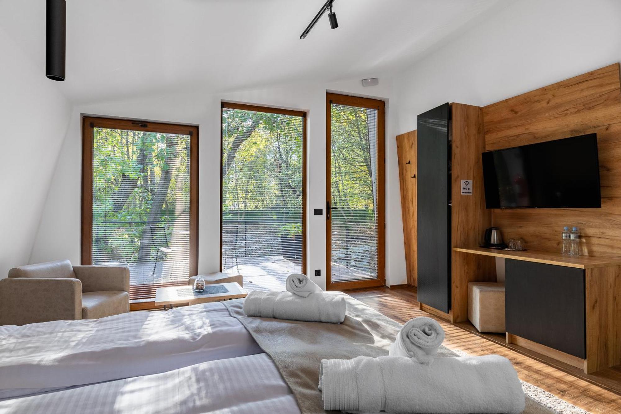 Blisku Do Gradot - Riverfront Luxury Cabins Skopje Eksteriør billede