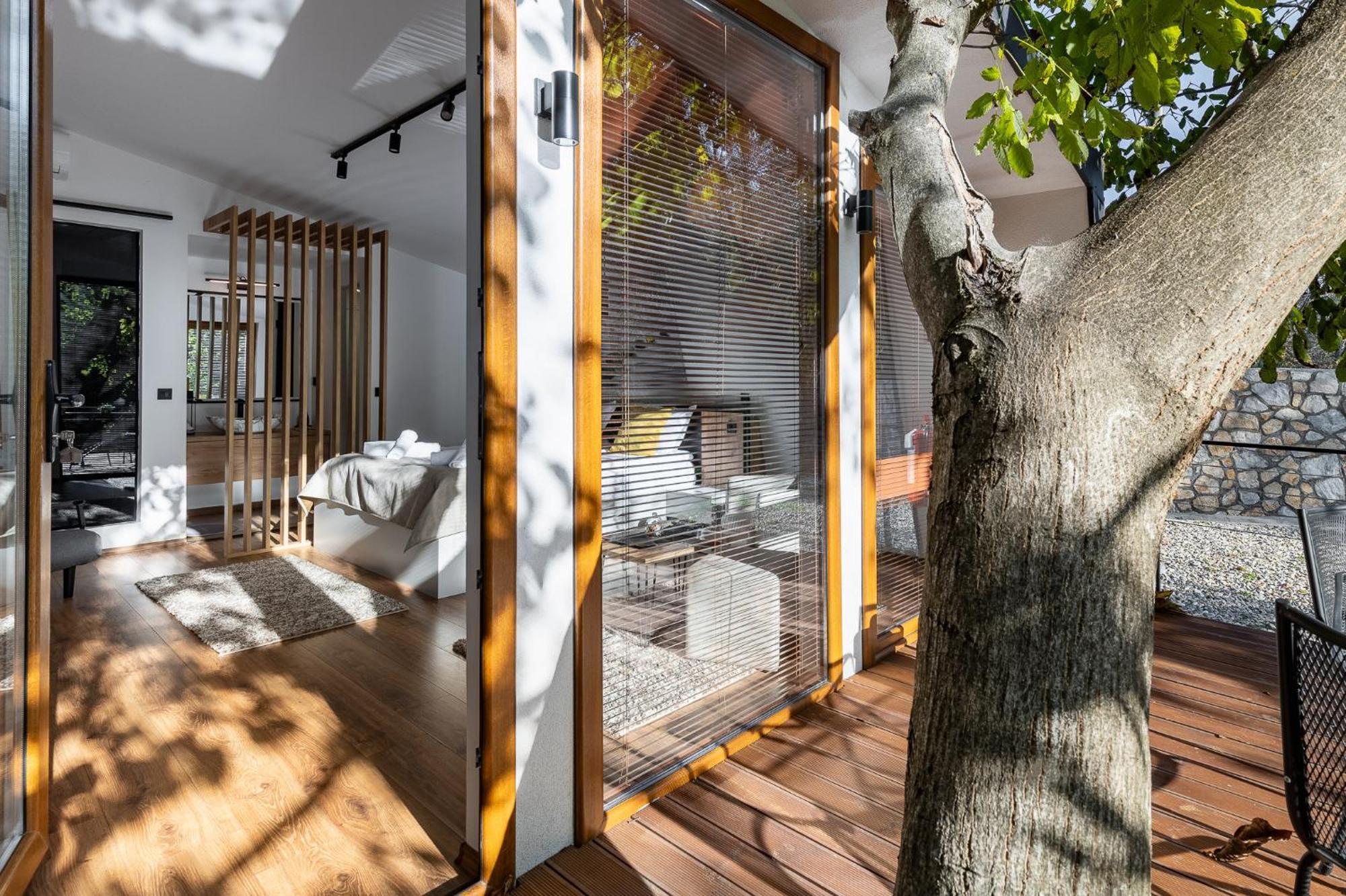 Blisku Do Gradot - Riverfront Luxury Cabins Skopje Eksteriør billede