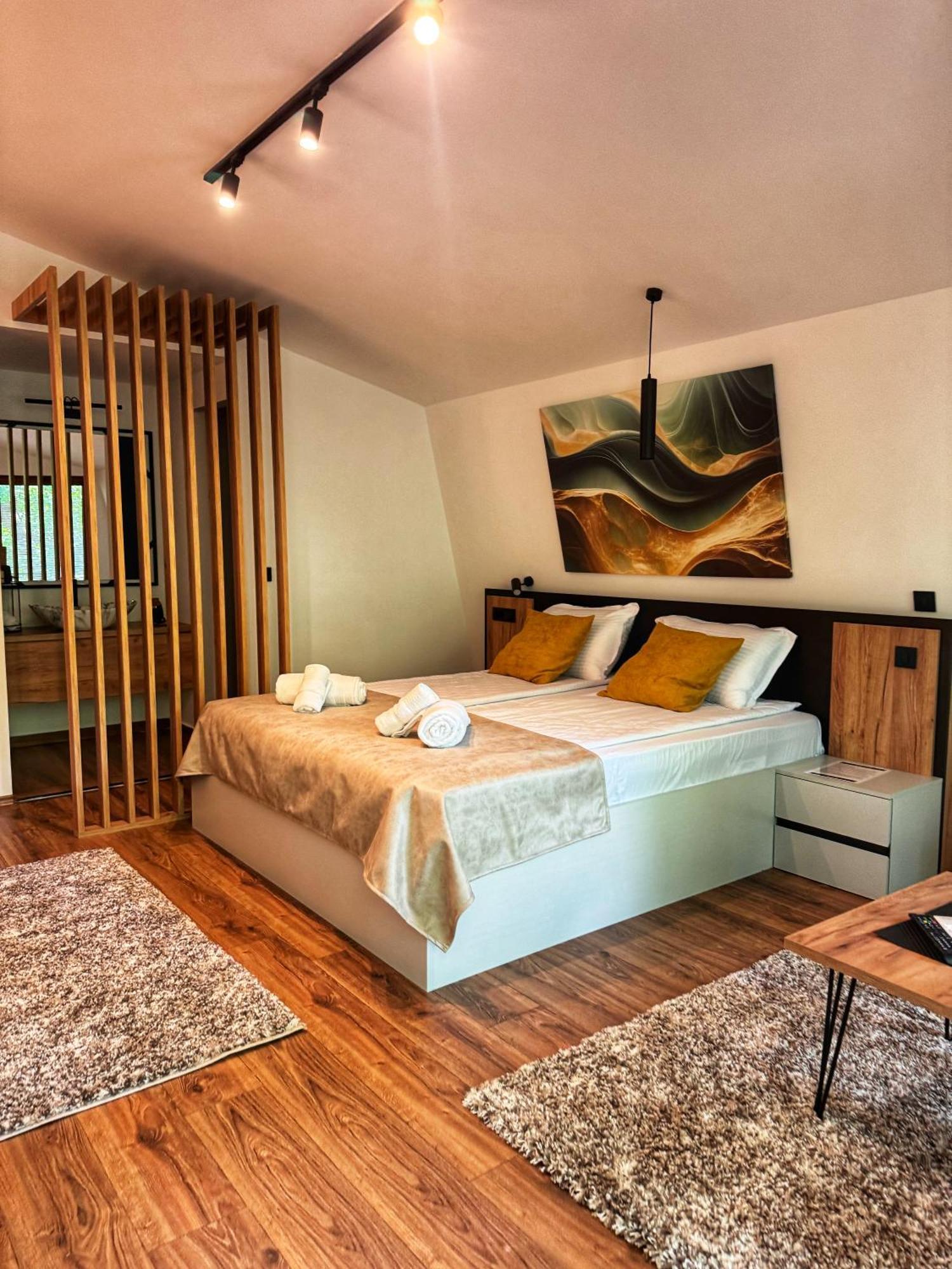Blisku Do Gradot - Riverfront Luxury Cabins Skopje Eksteriør billede