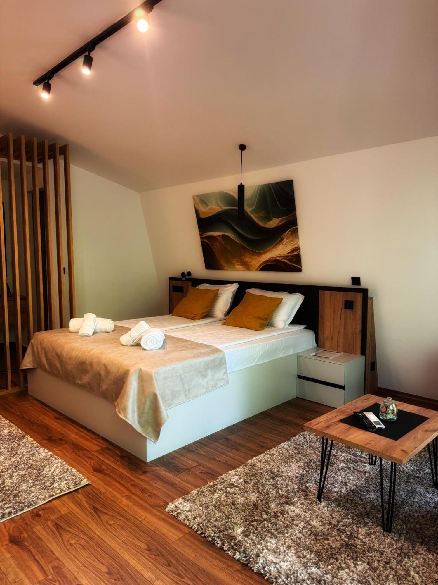 Blisku Do Gradot - Riverfront Luxury Cabins Skopje Eksteriør billede