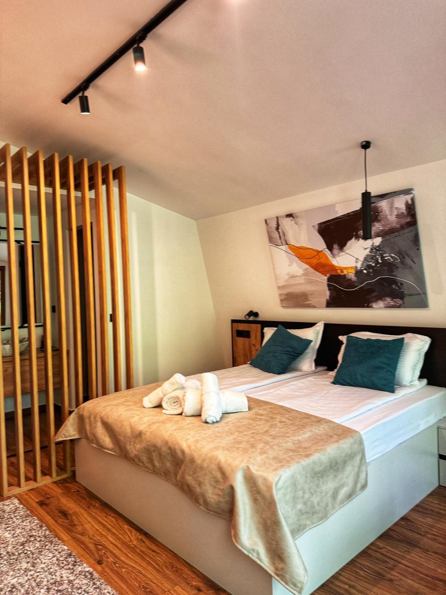 Blisku Do Gradot - Riverfront Luxury Cabins Skopje Eksteriør billede