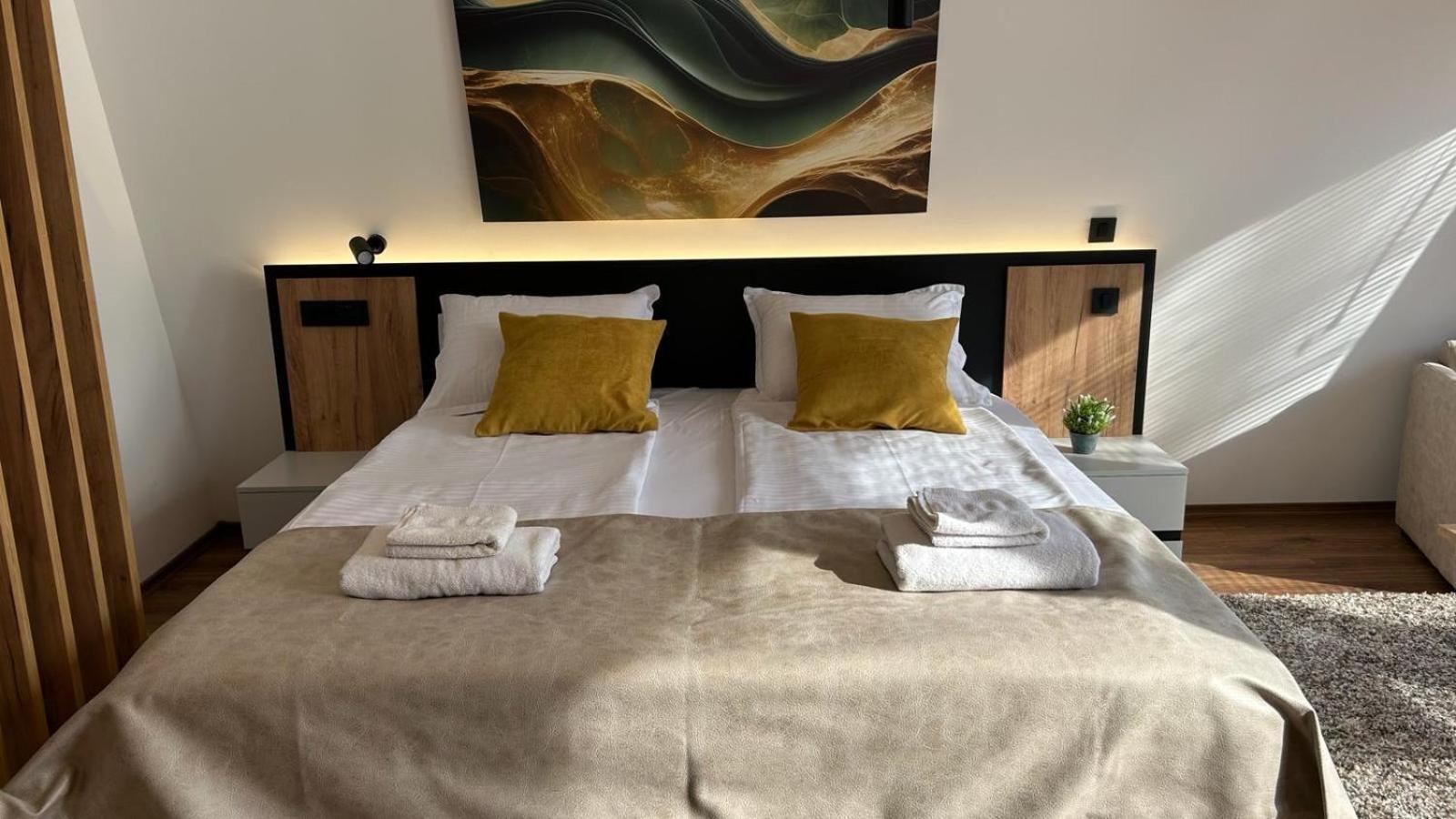 Blisku Do Gradot - Riverfront Luxury Cabins Skopje Eksteriør billede